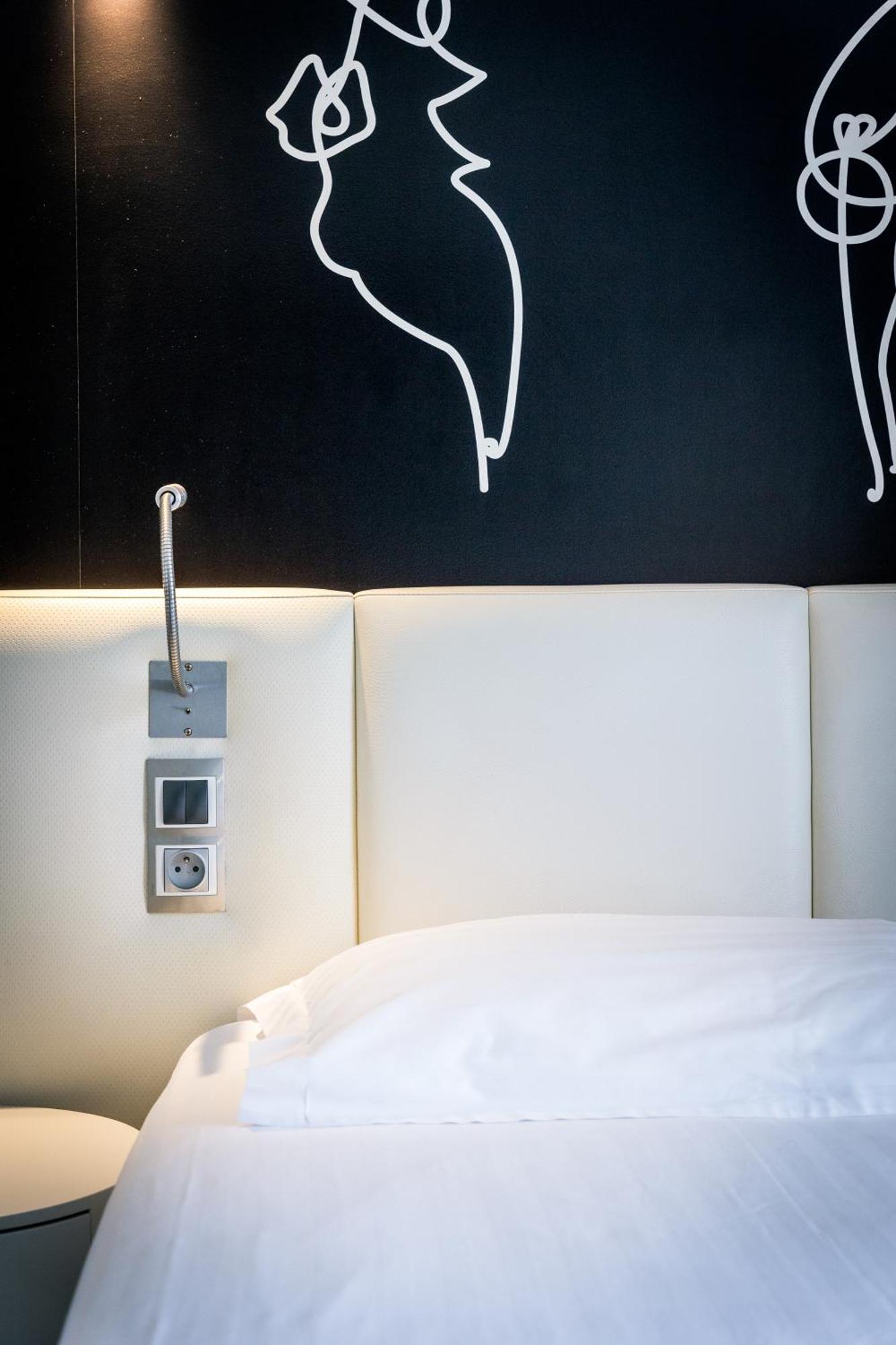 Hotel Montparnasse Saint Germain